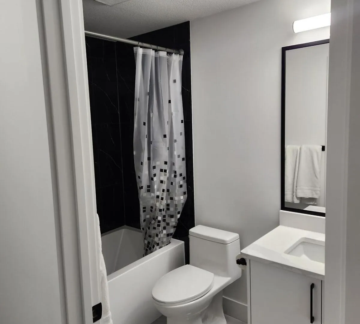 Apartment Home Away From Home 2 Bedrooms Edmonton Canada